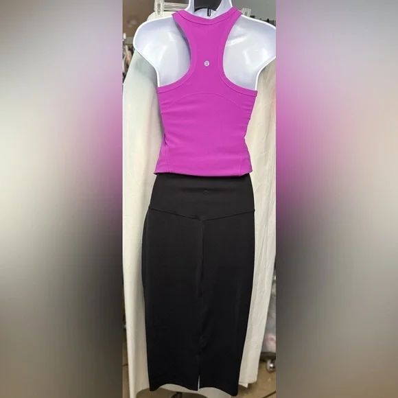 Lululemon‎ Nulu Slim-Fit High-Rise Skirt Black Size 6
NEW WITH TAGS - Picture 6 of 6